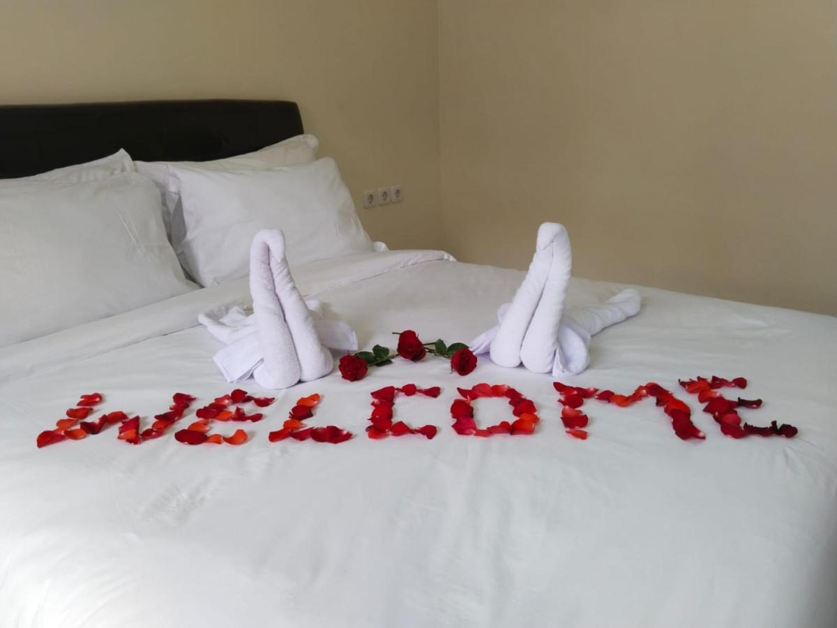 The Laviana Hotel โลวินา ภายนอก รูปภาพ